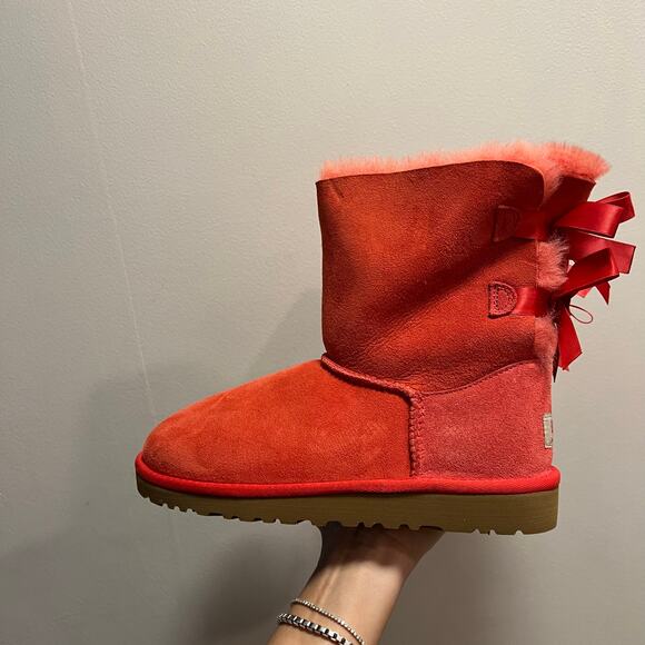 UGG Australia Kids Peach Satin Bow Bailey Button Size 4 - Picture 2 of 7